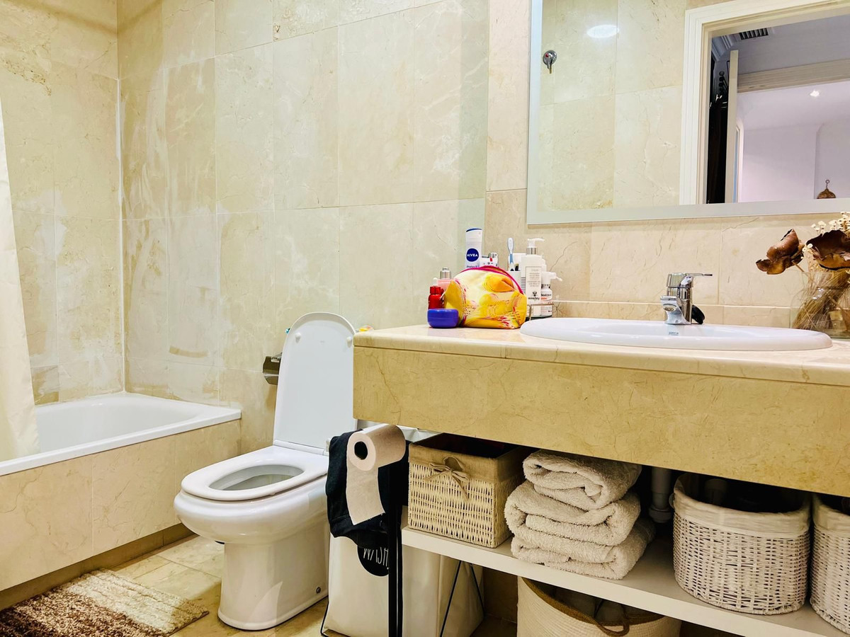 2 Bed Apartment for sale in The Golden Mile Costa Del Sol, Málaga, Spain