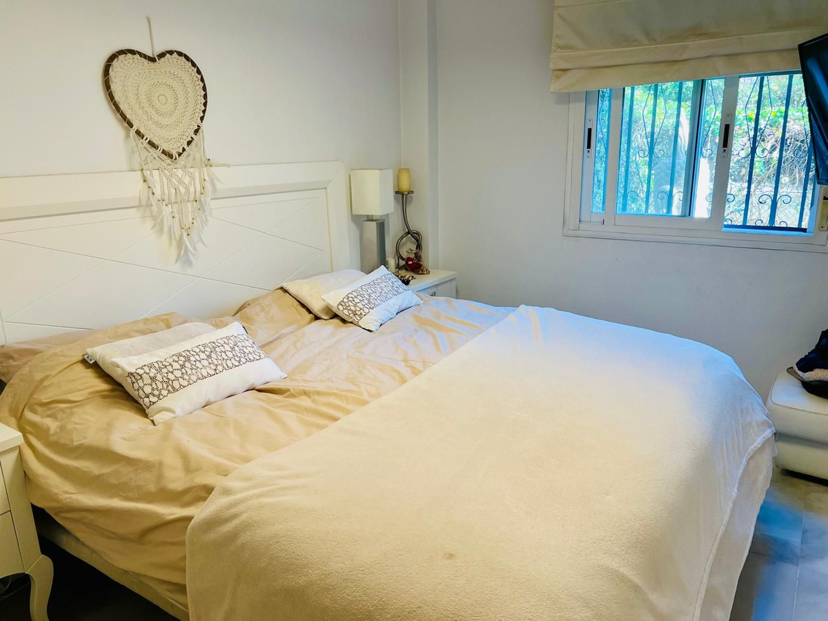2 Bed Apartment for sale in The Golden Mile Costa Del Sol, Málaga, Spain