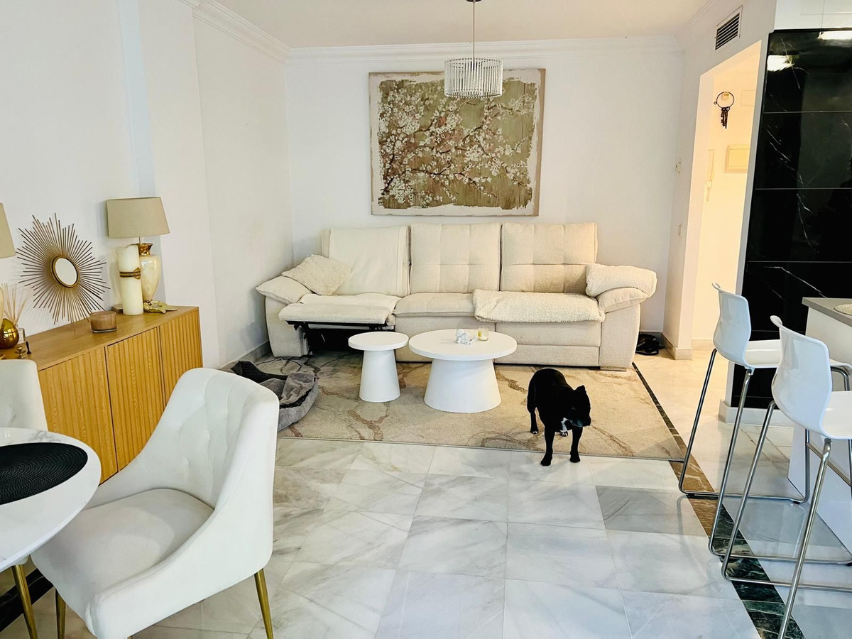 2 Bed Apartment for sale in The Golden Mile Costa Del Sol, Málaga, Spain