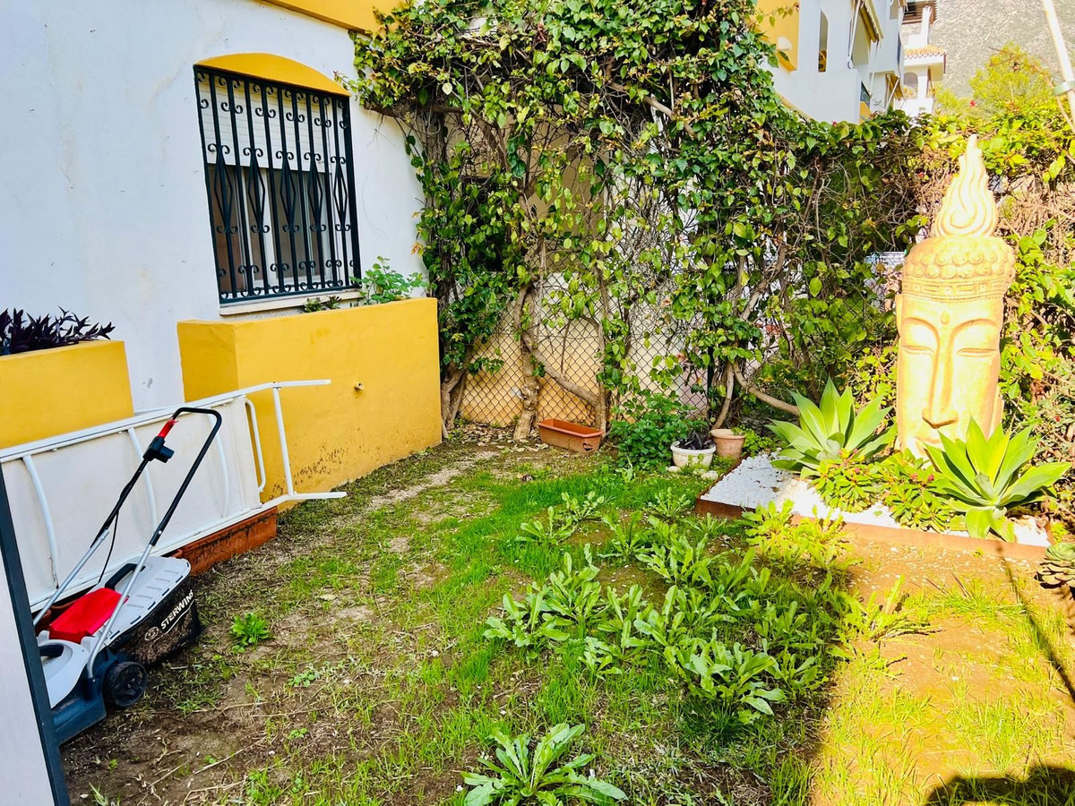 2 Bed Apartment for sale in The Golden Mile Costa Del Sol, Málaga, Spain
