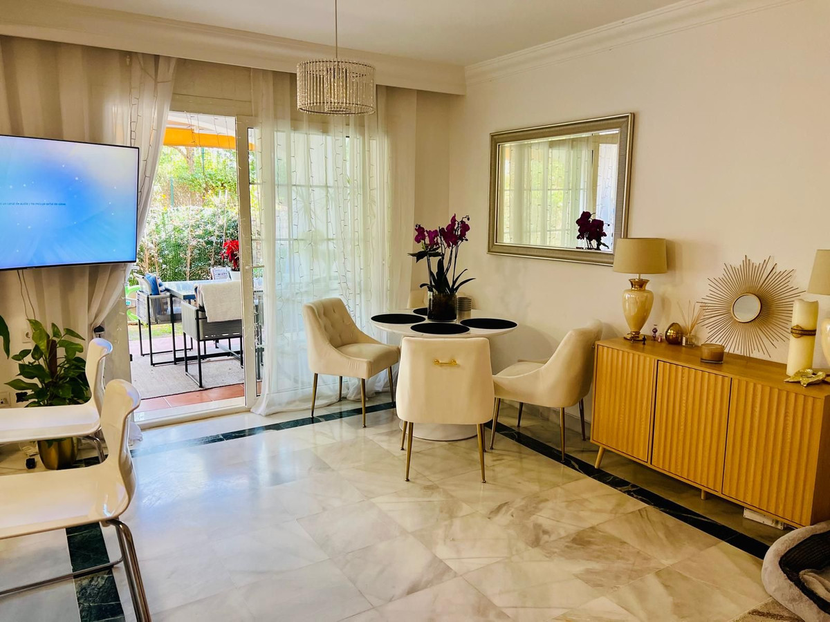 2 Bed Apartment for sale in The Golden Mile Costa Del Sol, Málaga, Spain