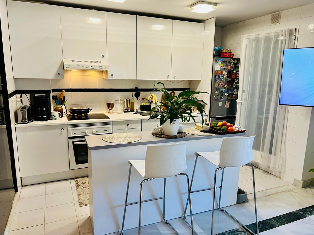 2 Bed Apartment for sale in The Golden Mile Costa Del Sol, Málaga, Spain