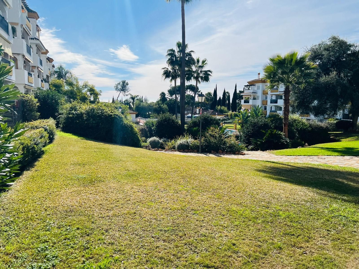 2 Bed Apartment for sale in The Golden Mile Costa Del Sol, Málaga, Spain