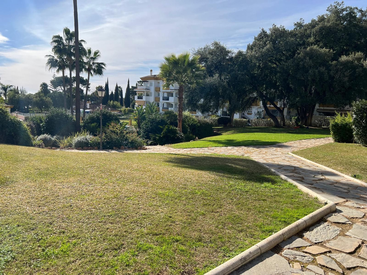 2 Bed Apartment for sale in The Golden Mile Costa Del Sol, Málaga, Spain
