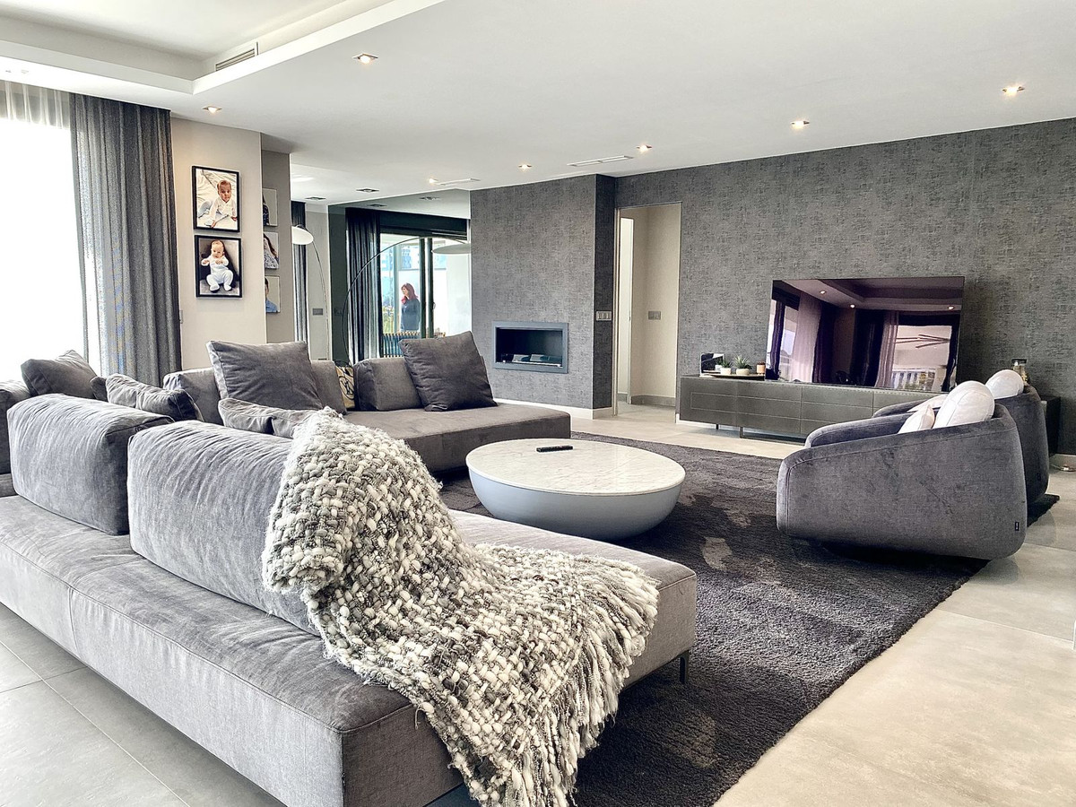4 Bed Apartment for sale in Los Flamingos Costa Del Sol, Málaga, Spain
