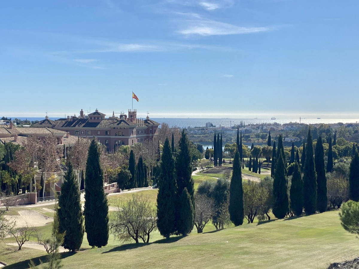 4 Bed Apartment for sale in Los Flamingos Costa Del Sol, Málaga, Spain