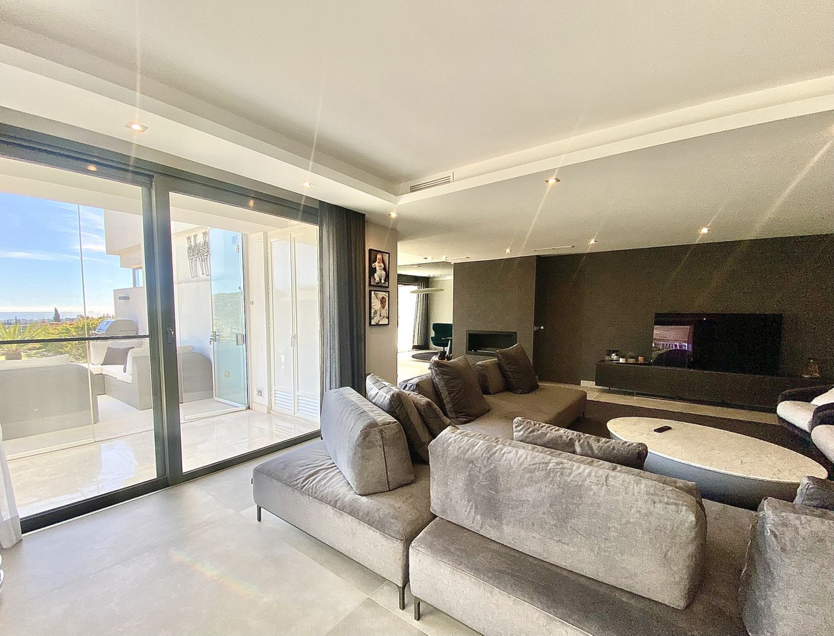 4 Bed Apartment for sale in Los Flamingos Costa Del Sol, Málaga, Spain