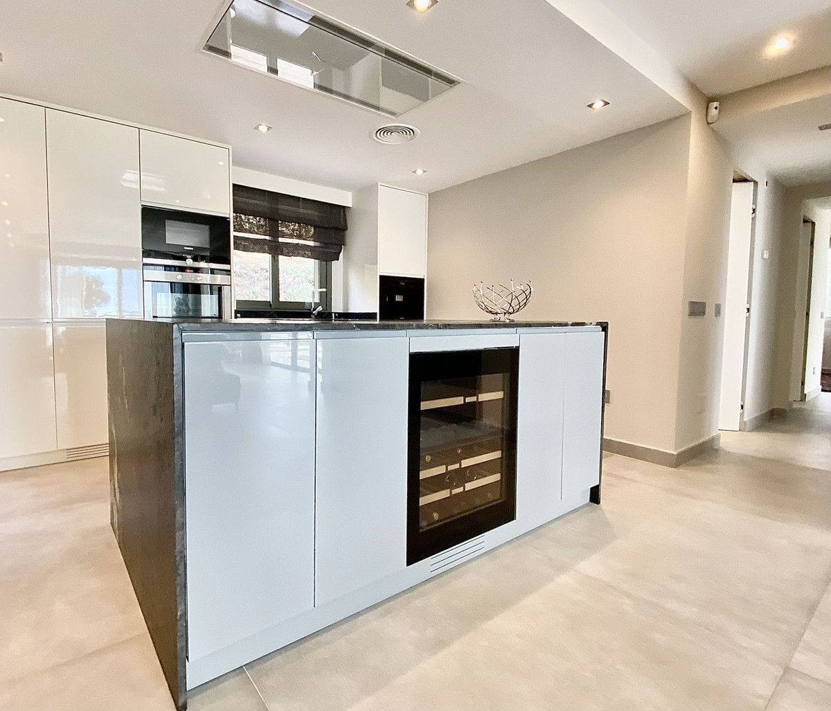 4 Bed Apartment for sale in Los Flamingos Costa Del Sol, Málaga, Spain