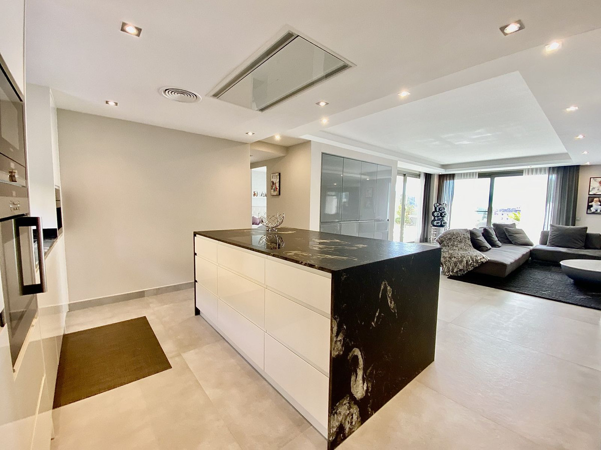 4 Bed Apartment for sale in Los Flamingos Costa Del Sol, Málaga, Spain