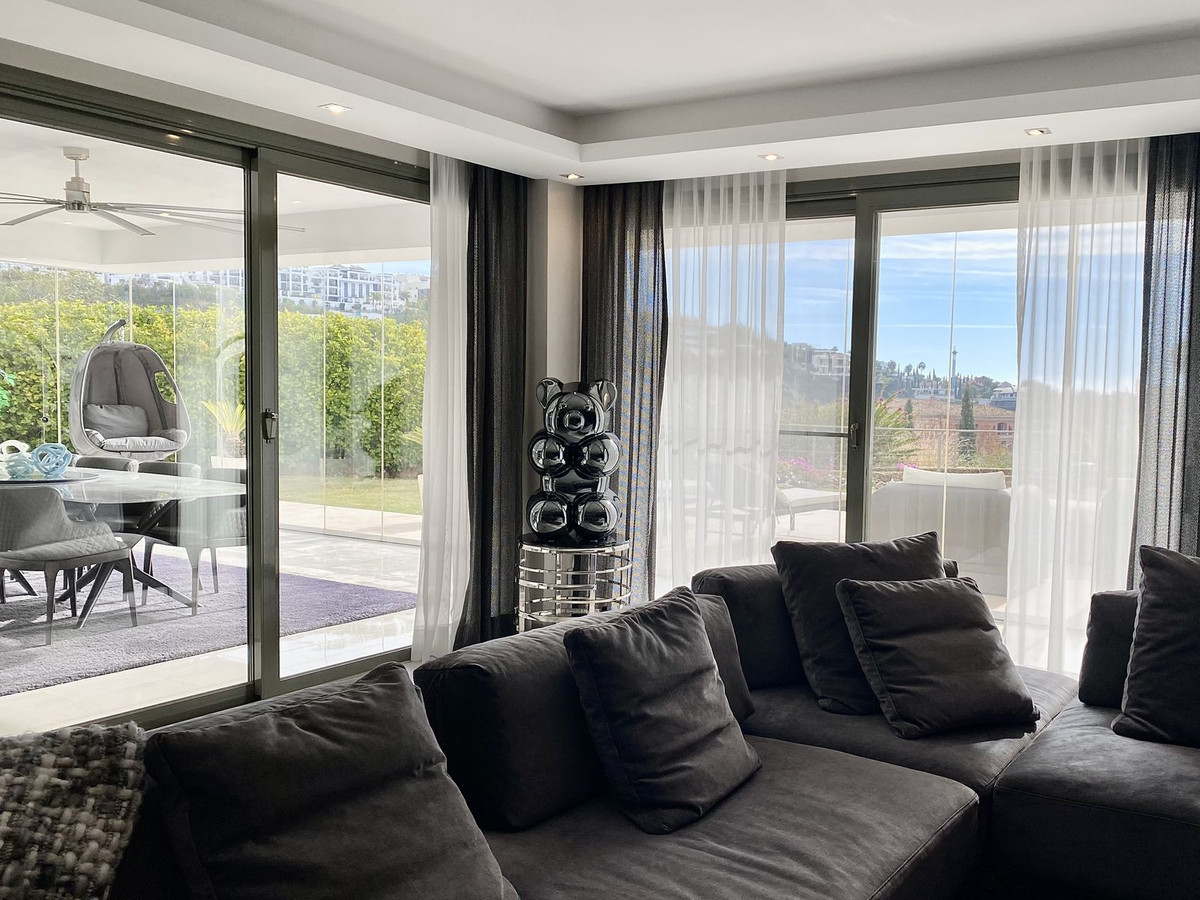 4 Bed Apartment for sale in Los Flamingos Costa Del Sol, Málaga, Spain