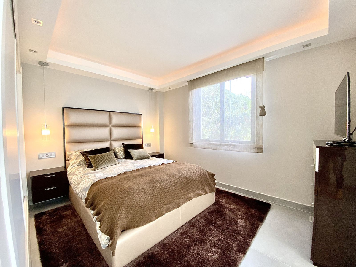 4 Bed Apartment for sale in Los Flamingos Costa Del Sol, Málaga, Spain