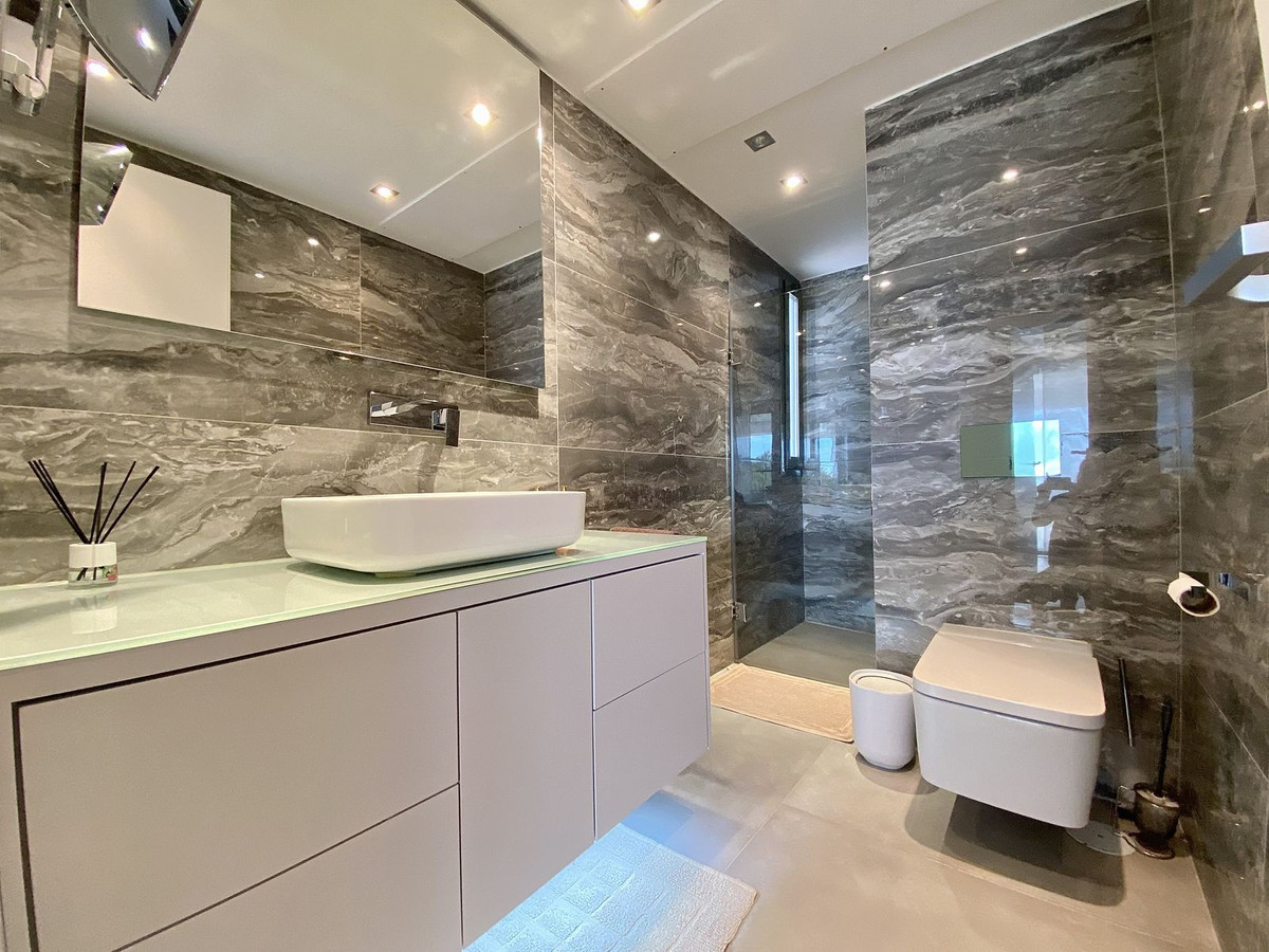 4 Bed Apartment for sale in Los Flamingos Costa Del Sol, Málaga, Spain