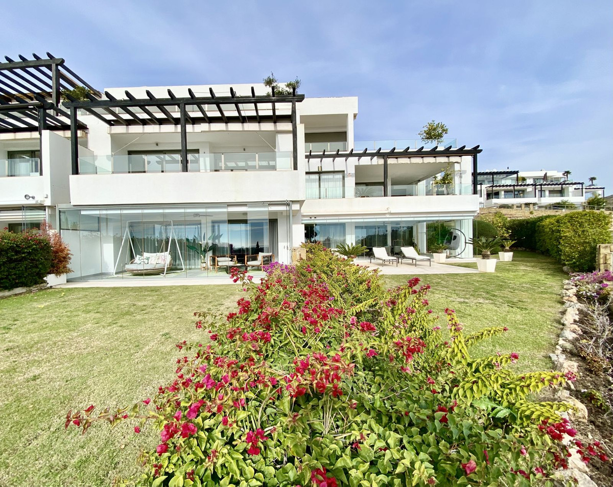 4 Bed Apartment for sale in Los Flamingos Costa Del Sol, Málaga, Spain