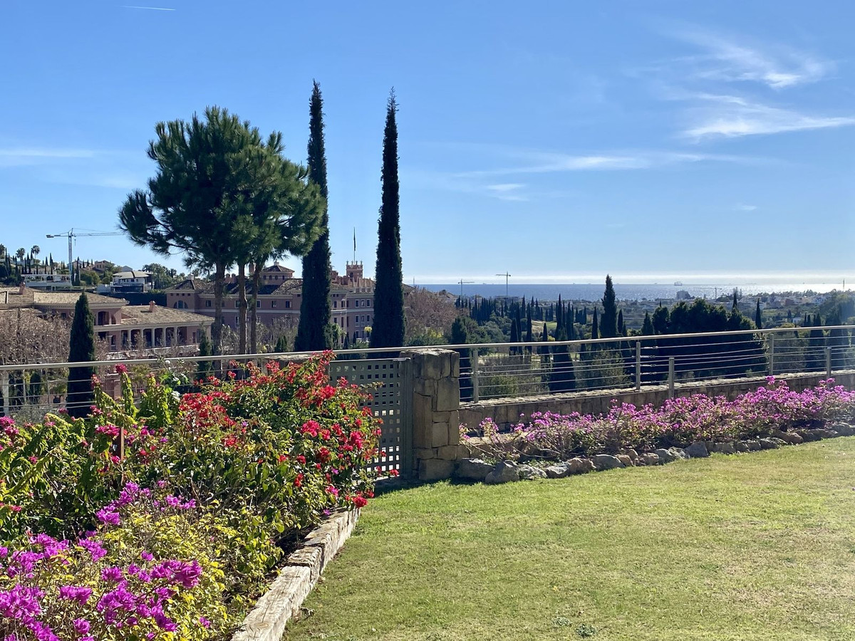 4 Bed Apartment for sale in Los Flamingos Costa Del Sol, Málaga, Spain