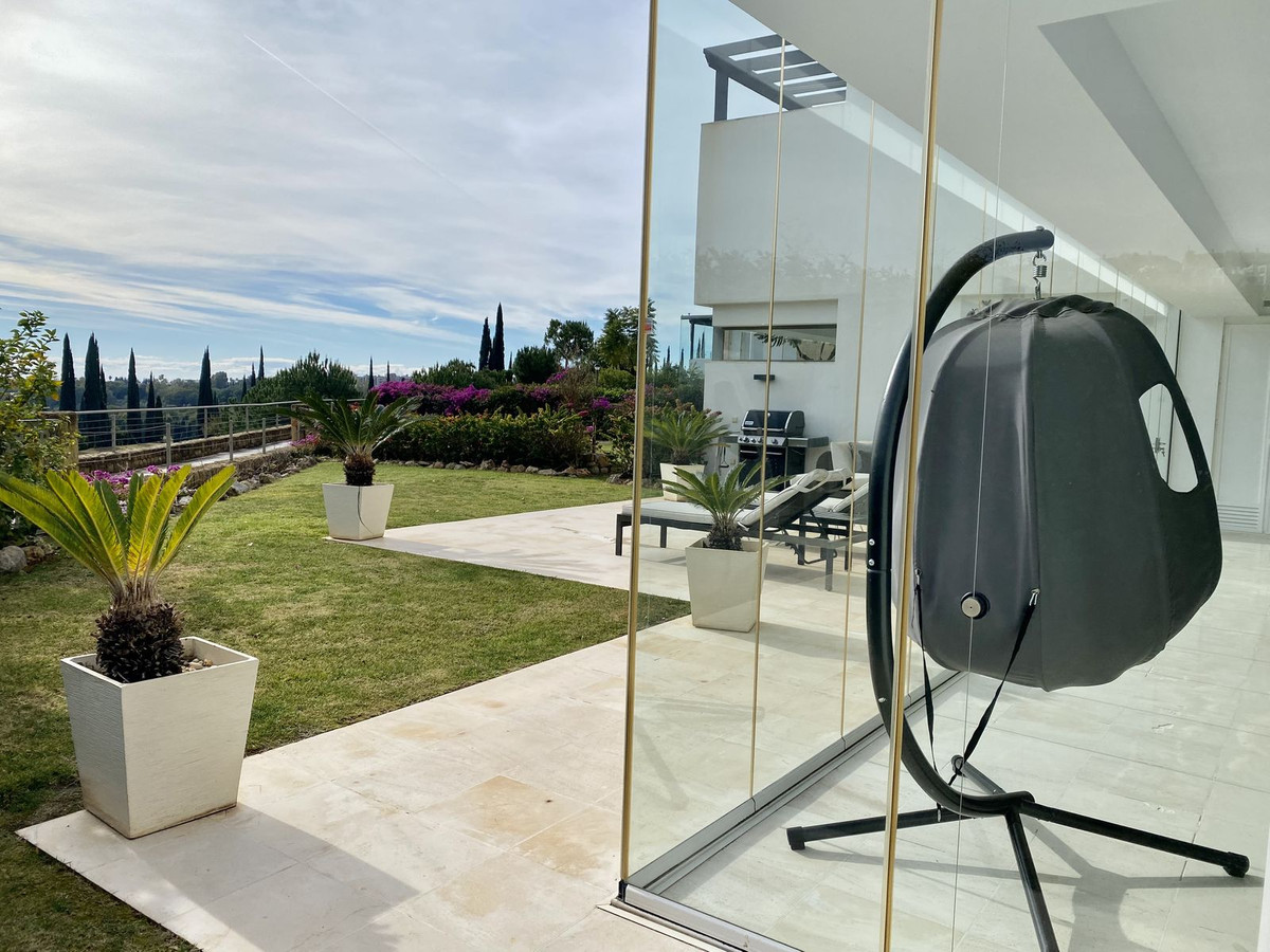 4 Bed Apartment for sale in Los Flamingos Costa Del Sol, Málaga, Spain