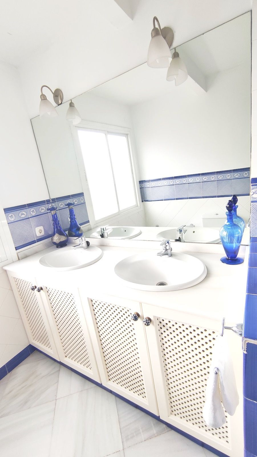 4 Bed Apartment for sale in Marbella Costa Del Sol, Málaga, Spain