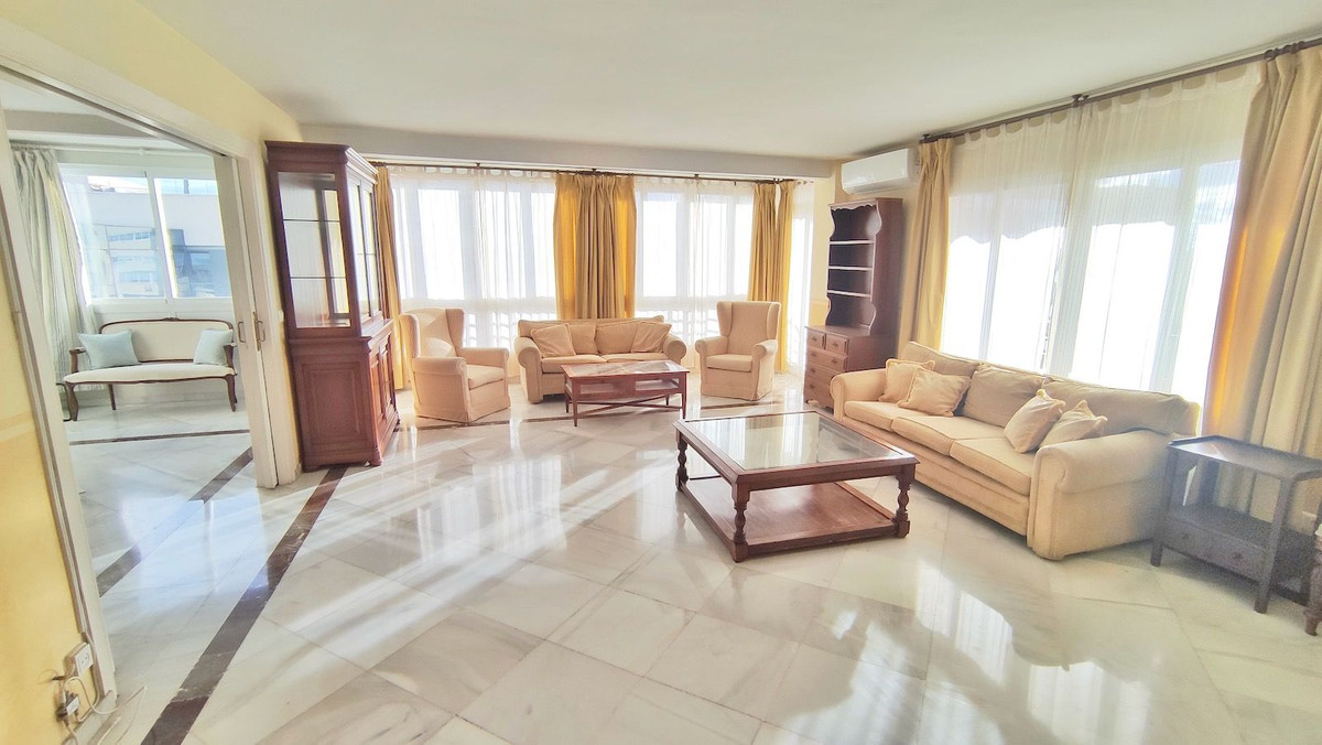 4 Bed Apartment for sale in Marbella Costa Del Sol, Málaga, Spain