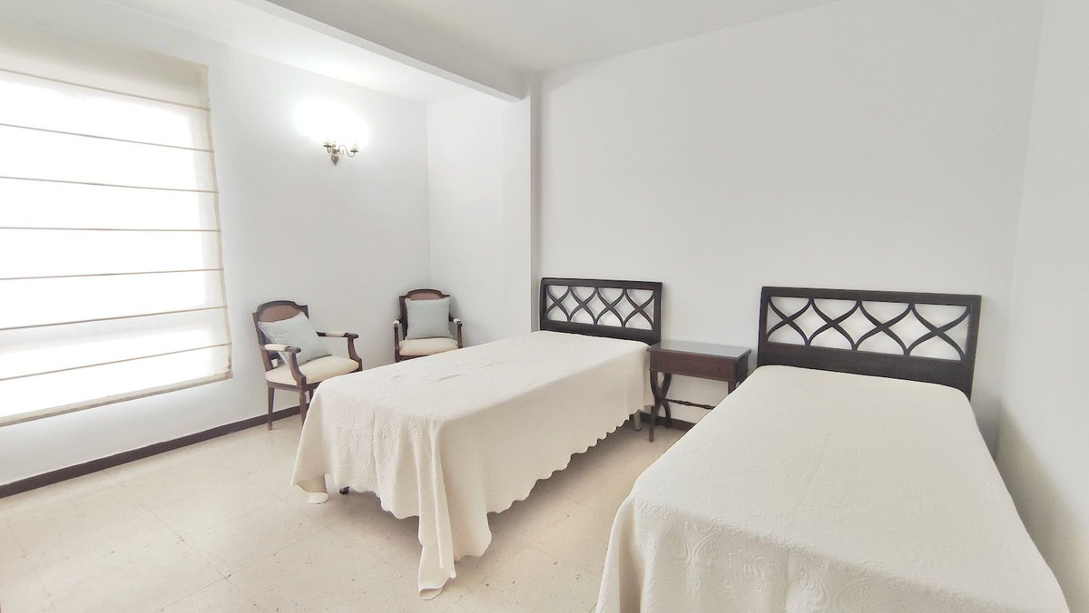 4 Bed Apartment for sale in Marbella Costa Del Sol, Málaga, Spain