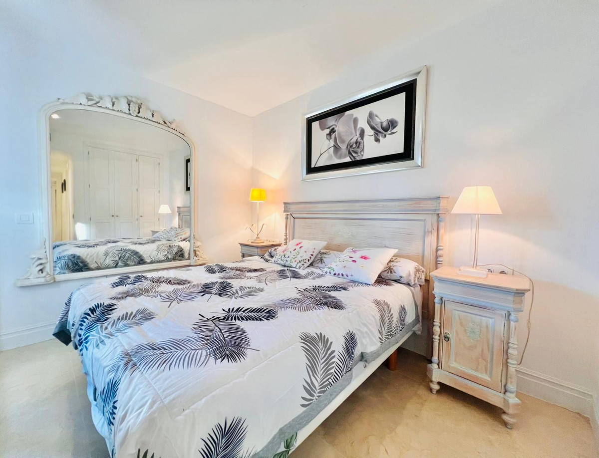 2 Bed Apartment for sale in The Golden Mile Costa Del Sol, Málaga, Spain