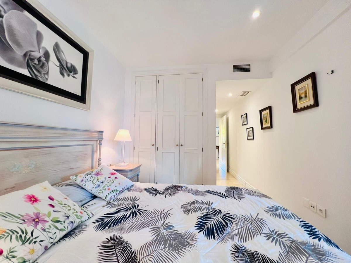 2 Bed Apartment for sale in The Golden Mile Costa Del Sol, Málaga, Spain