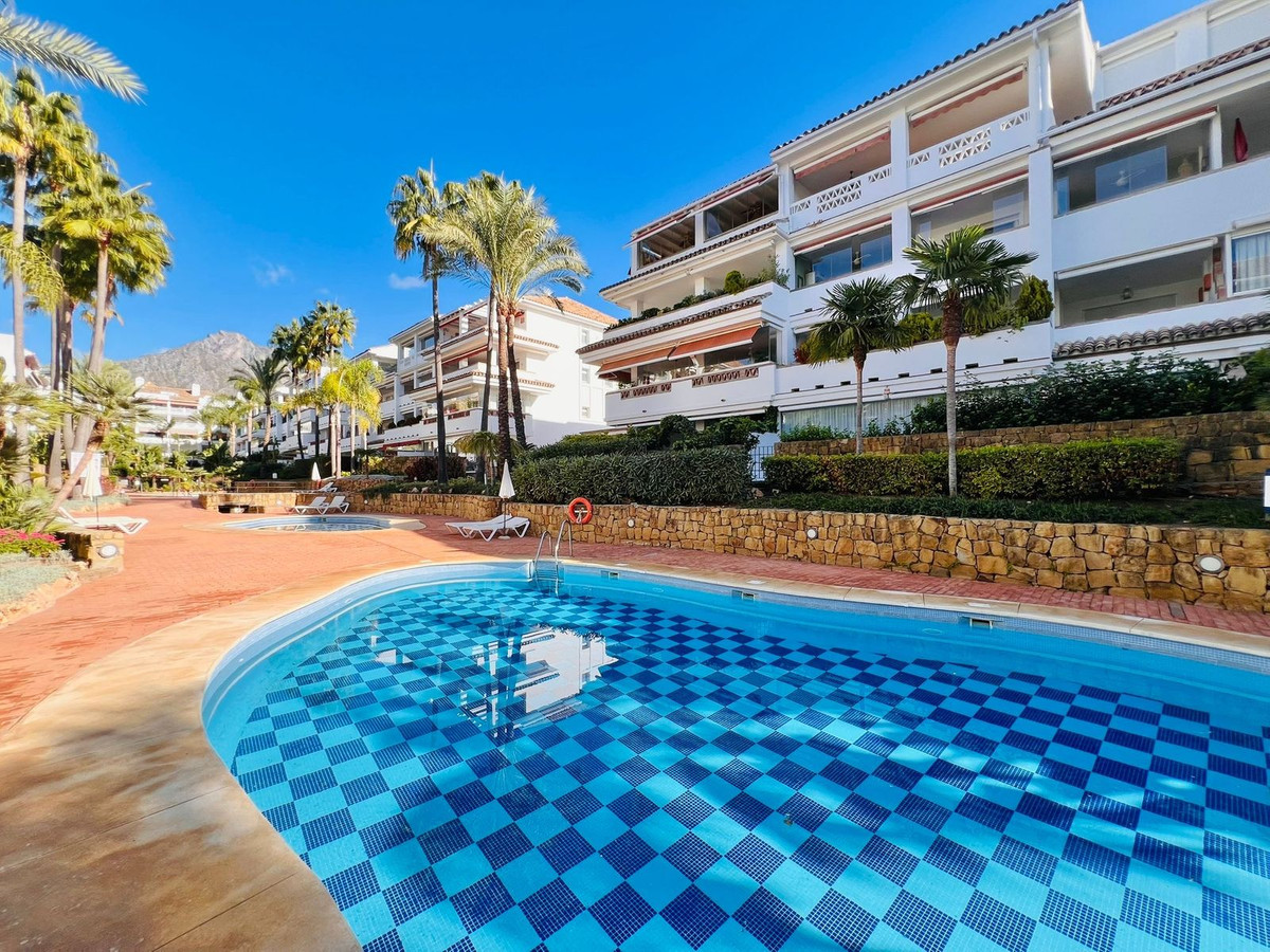 2 Bed Apartment for sale in The Golden Mile Costa Del Sol, Málaga, Spain