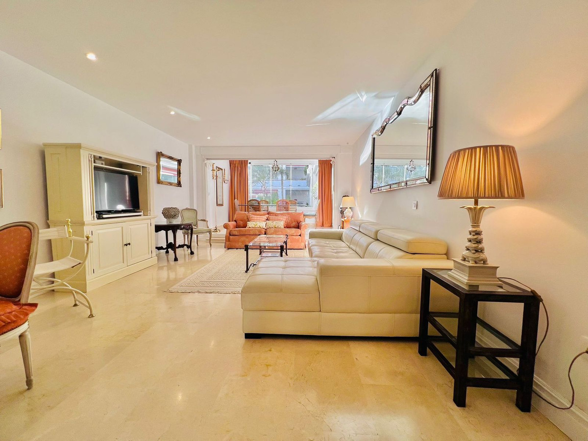2 Bed Apartment for sale in The Golden Mile Costa Del Sol, Málaga, Spain