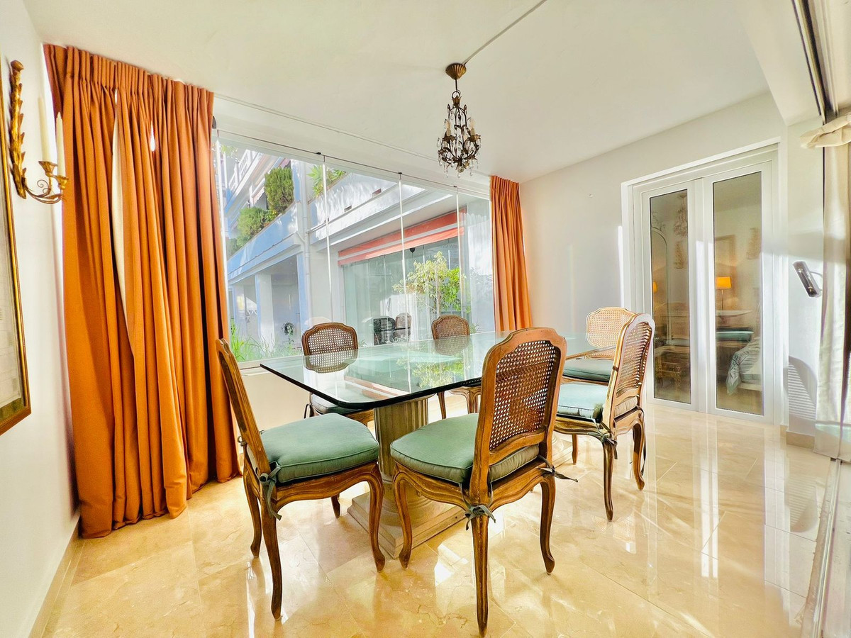 2 Bed Apartment for sale in The Golden Mile Costa Del Sol, Málaga, Spain