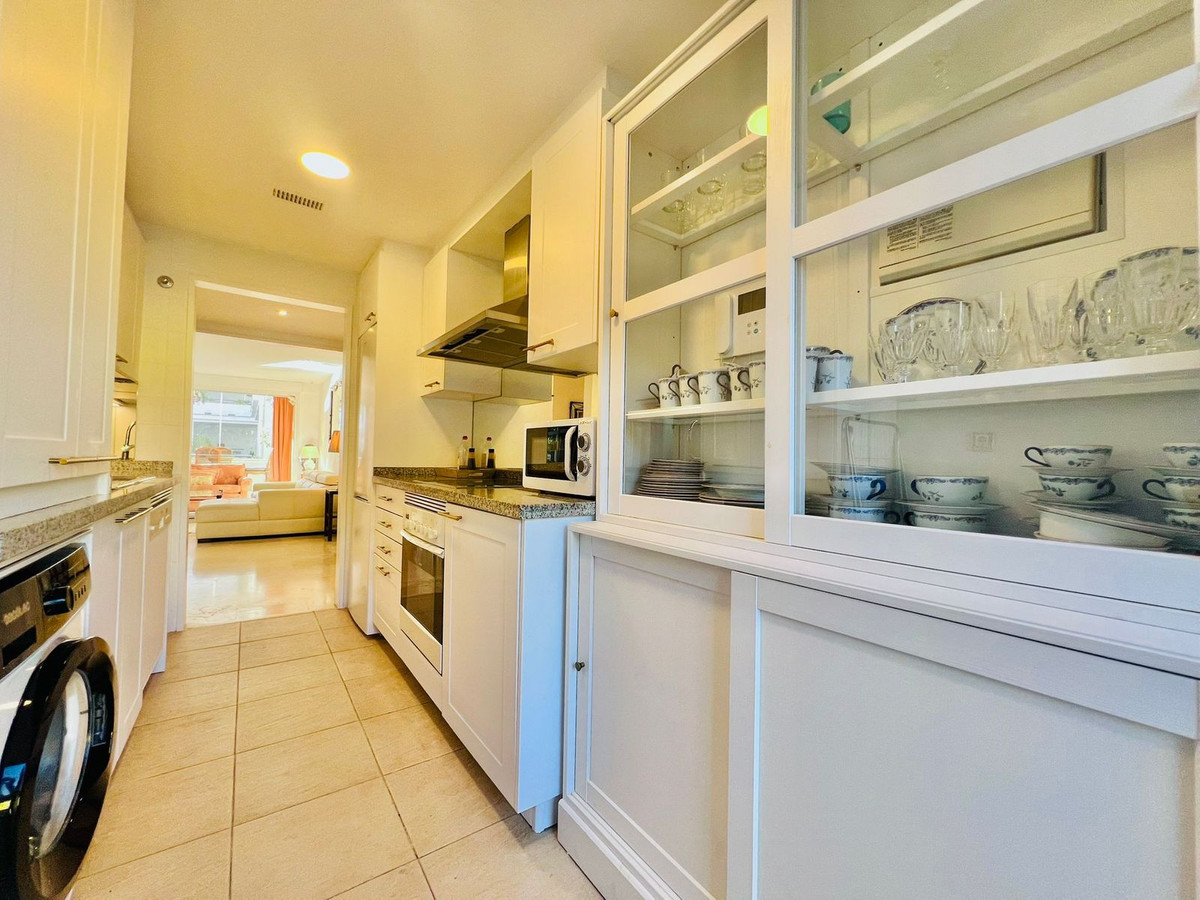 2 Bed Apartment for sale in The Golden Mile Costa Del Sol, Málaga, Spain