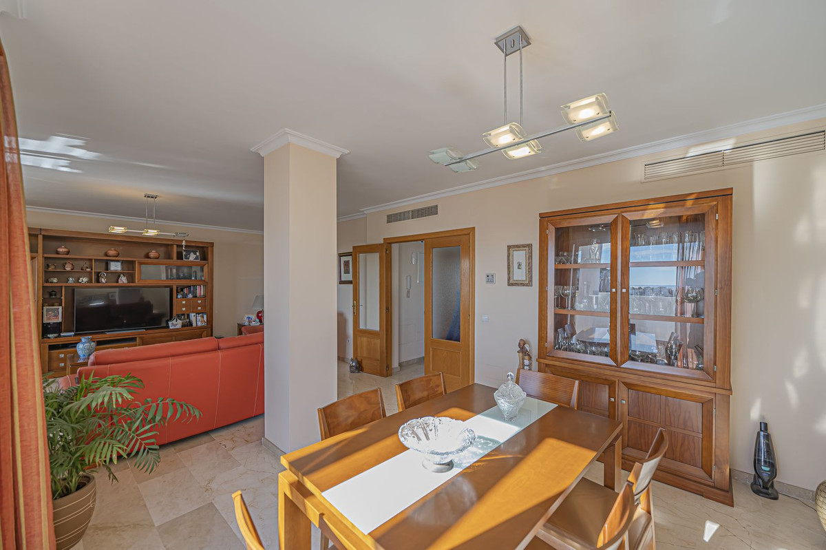 4 Bed Apartment for sale in Selwo Costa Del Sol, Málaga, Spain