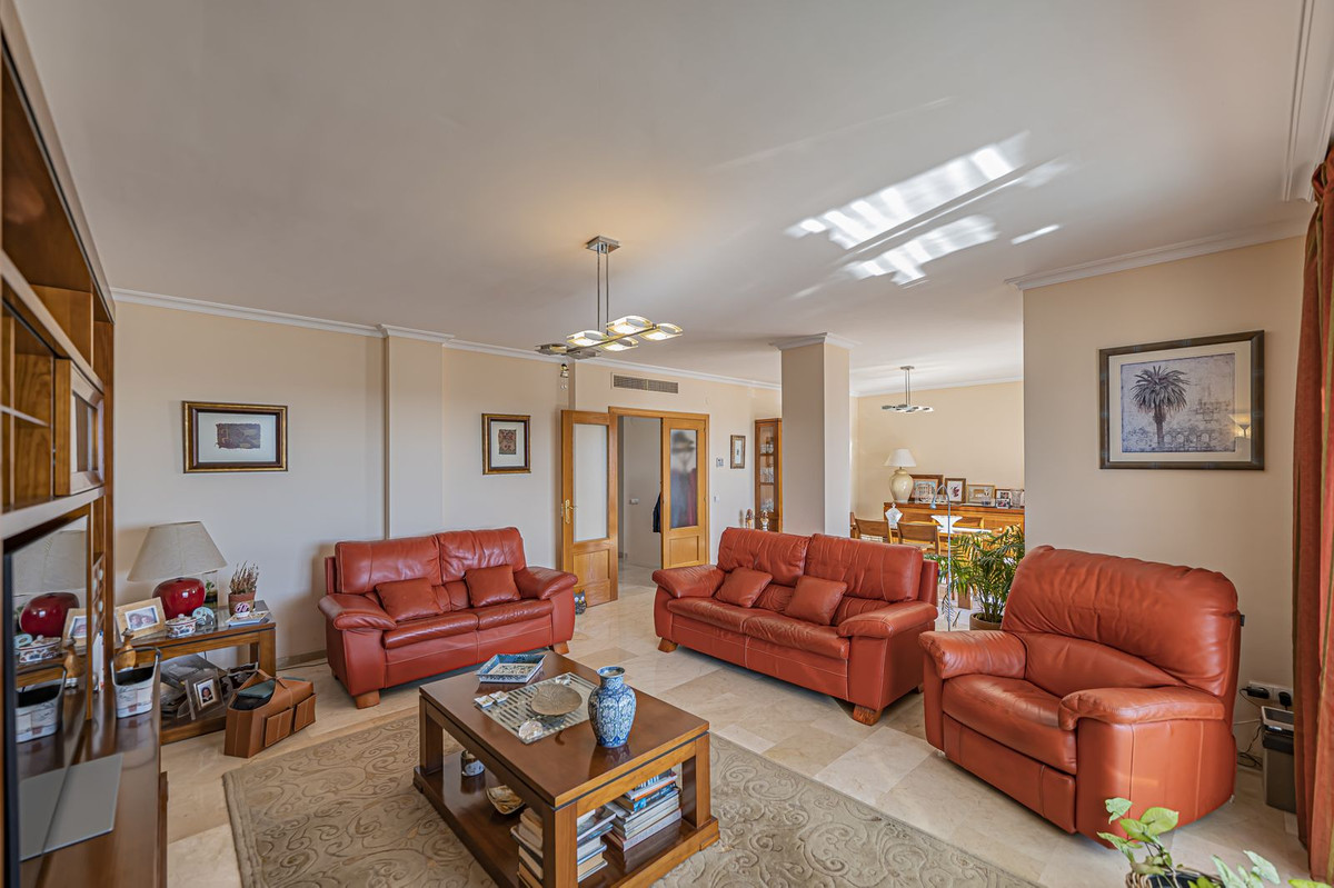 4 Bed Apartment for sale in Selwo Costa Del Sol, Málaga, Spain