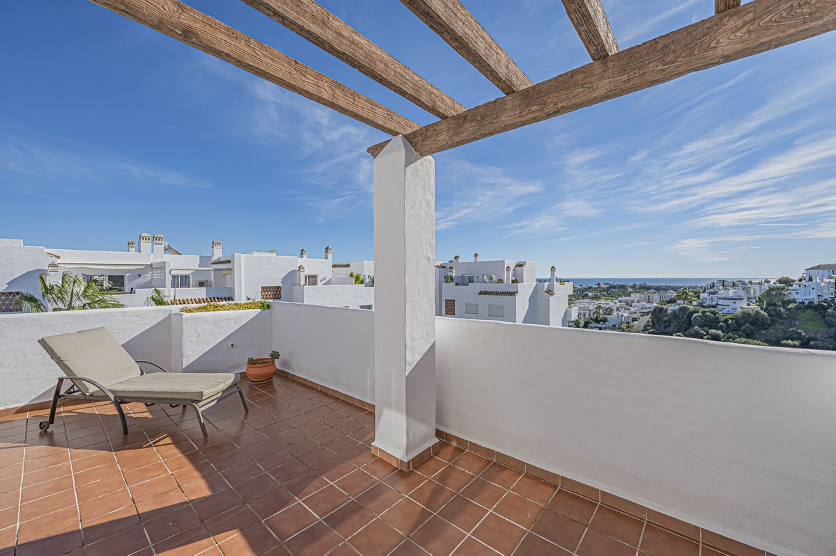 4 Bed Apartment for sale in Selwo Costa Del Sol, Málaga, Spain