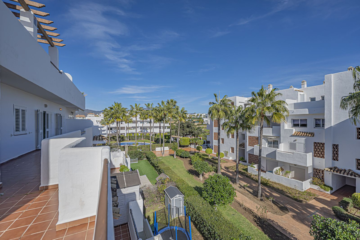 4 Bed Apartment for sale in Selwo Costa Del Sol, Málaga, Spain