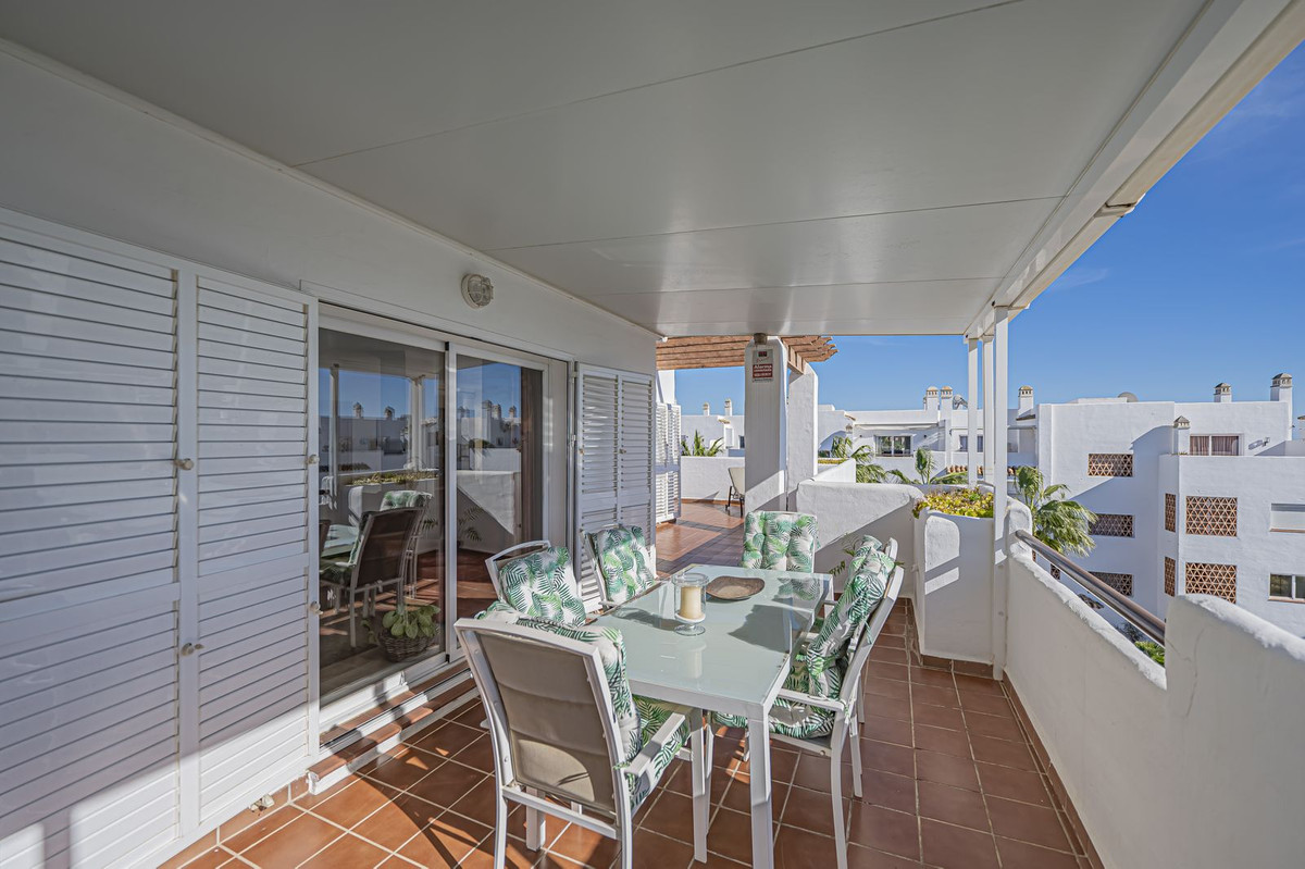 4 Bed Apartment for sale in Selwo Costa Del Sol, Málaga, Spain