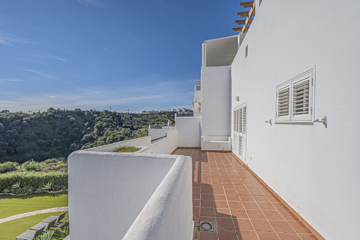 4 Bed Apartment for sale in Selwo Costa Del Sol, Málaga, Spain