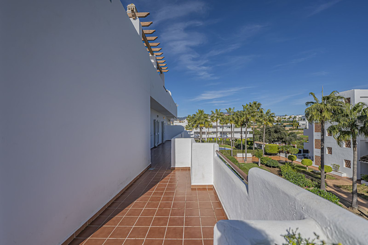 4 Bed Apartment for sale in Selwo Costa Del Sol, Málaga, Spain