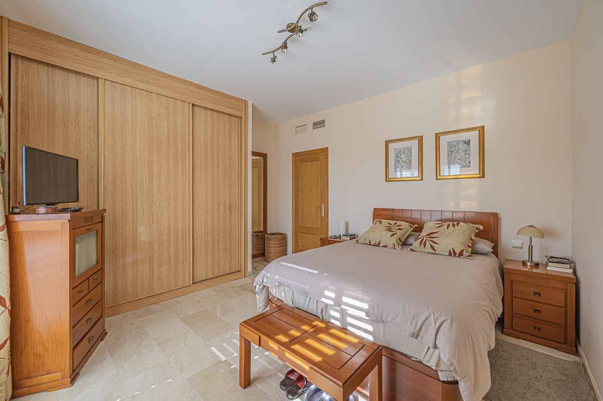 4 Bed Apartment for sale in Selwo Costa Del Sol, Málaga, Spain