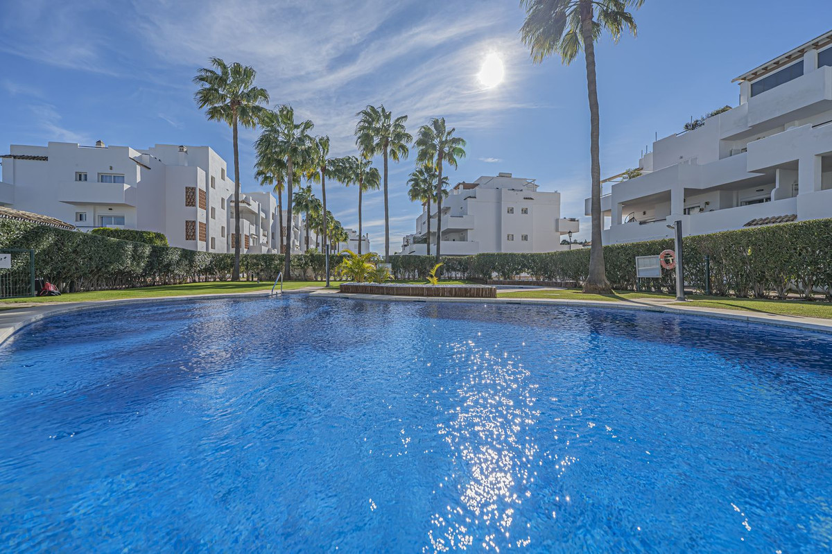 4 Bed Apartment for sale in Selwo Costa Del Sol, Málaga, Spain