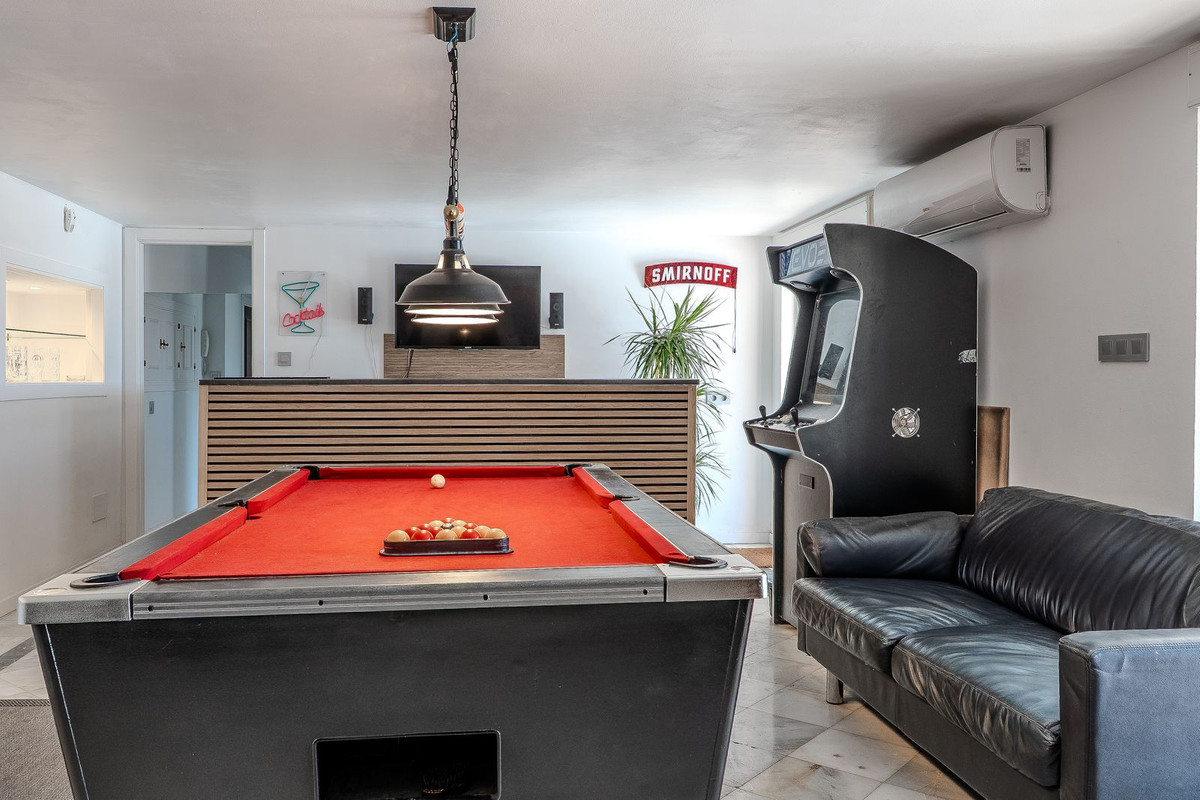 6 Bed Townhouse for sale in Mijas Costa Del Sol, Málaga, Spain