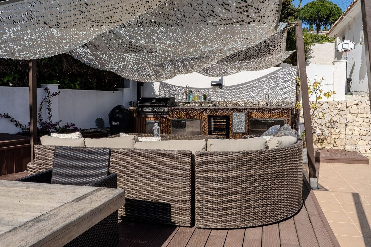 6 Bed Townhouse for sale in Mijas Costa Del Sol, Málaga, Spain