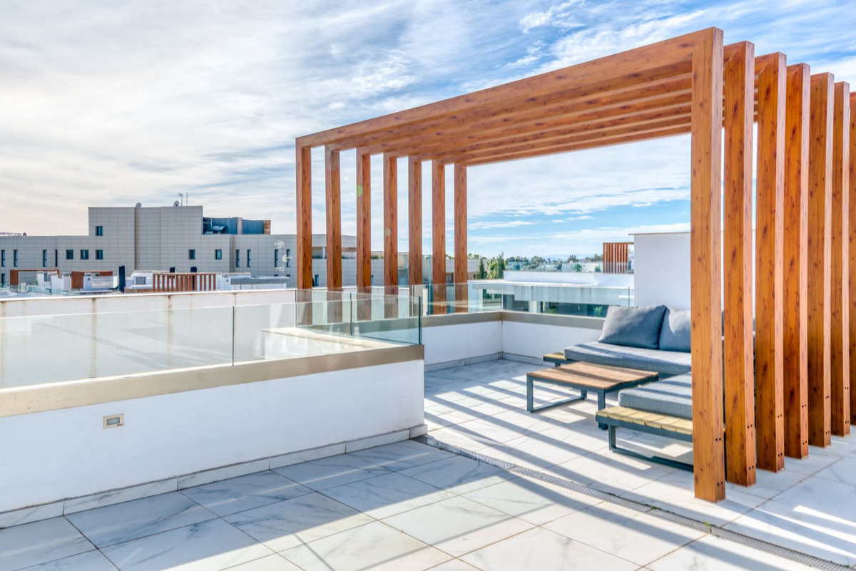 2 Bed Apartment for sale in Estepona Costa Del Sol, Málaga, Spain