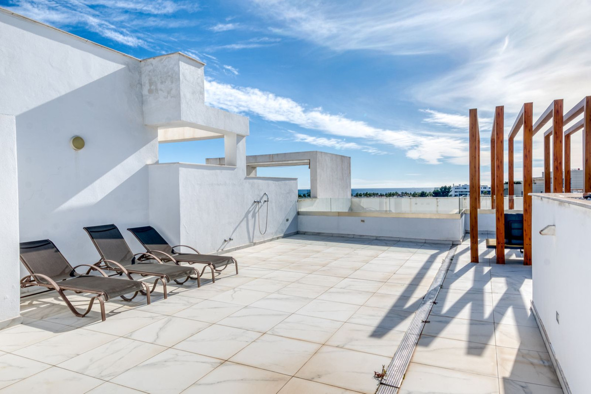 2 Bed Apartment for sale in Estepona Costa Del Sol, Málaga, Spain