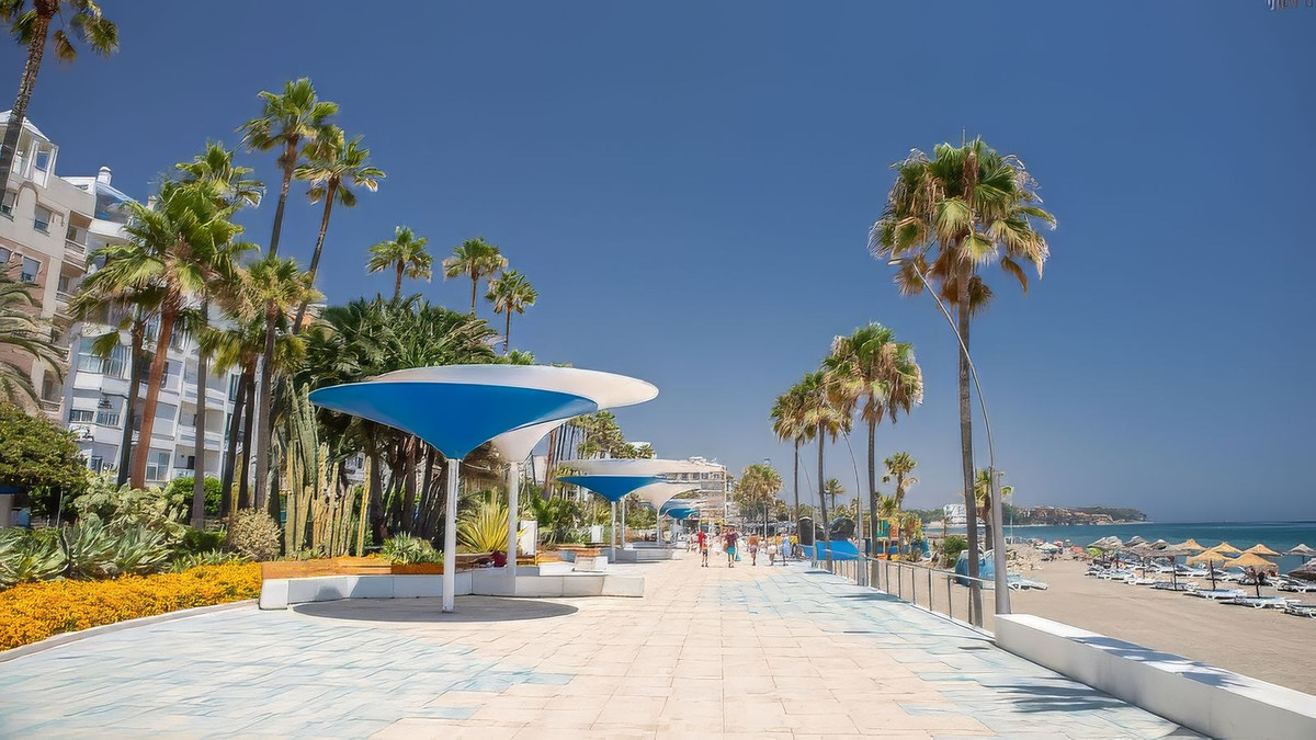 2 Bed Apartment for sale in Estepona Costa Del Sol, Málaga, Spain