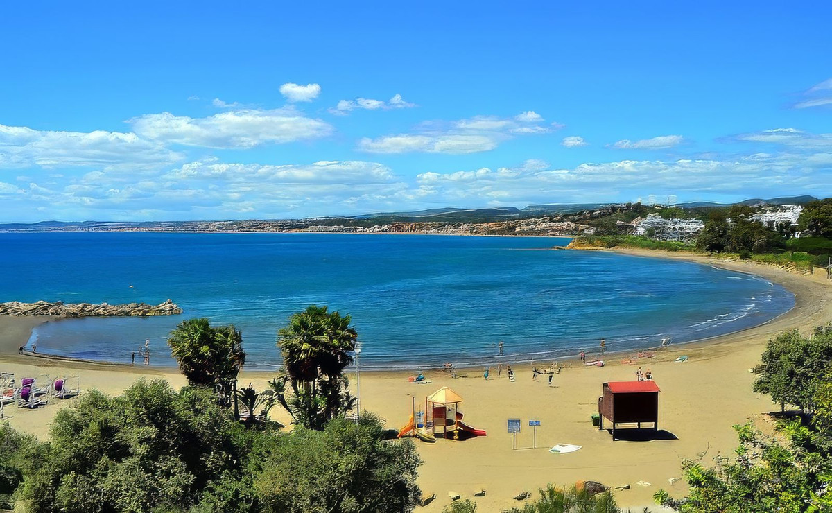 2 Bed Apartment for sale in Estepona Costa Del Sol, Málaga, Spain
