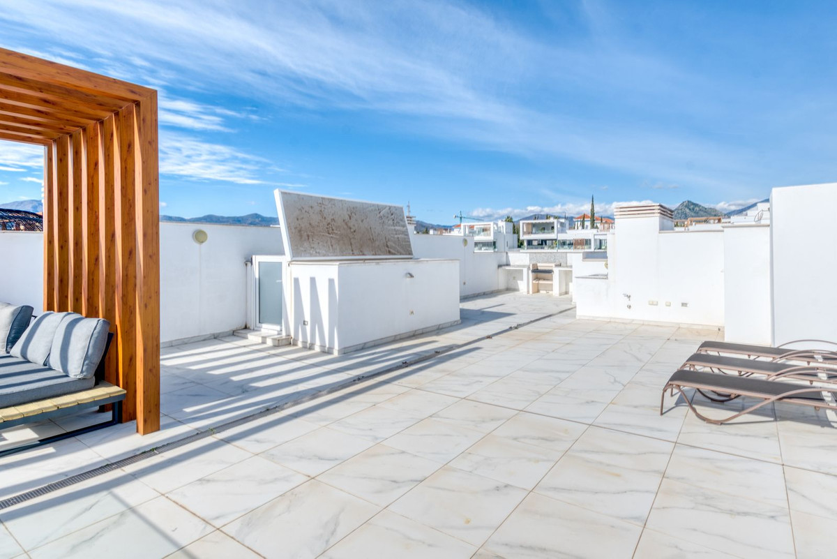2 Bed Apartment for sale in Estepona Costa Del Sol, Málaga, Spain