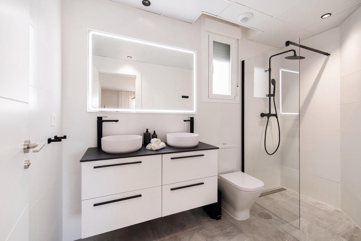 2 Bed Apartment for sale in La Campana Costa Del Sol, Málaga, Spain