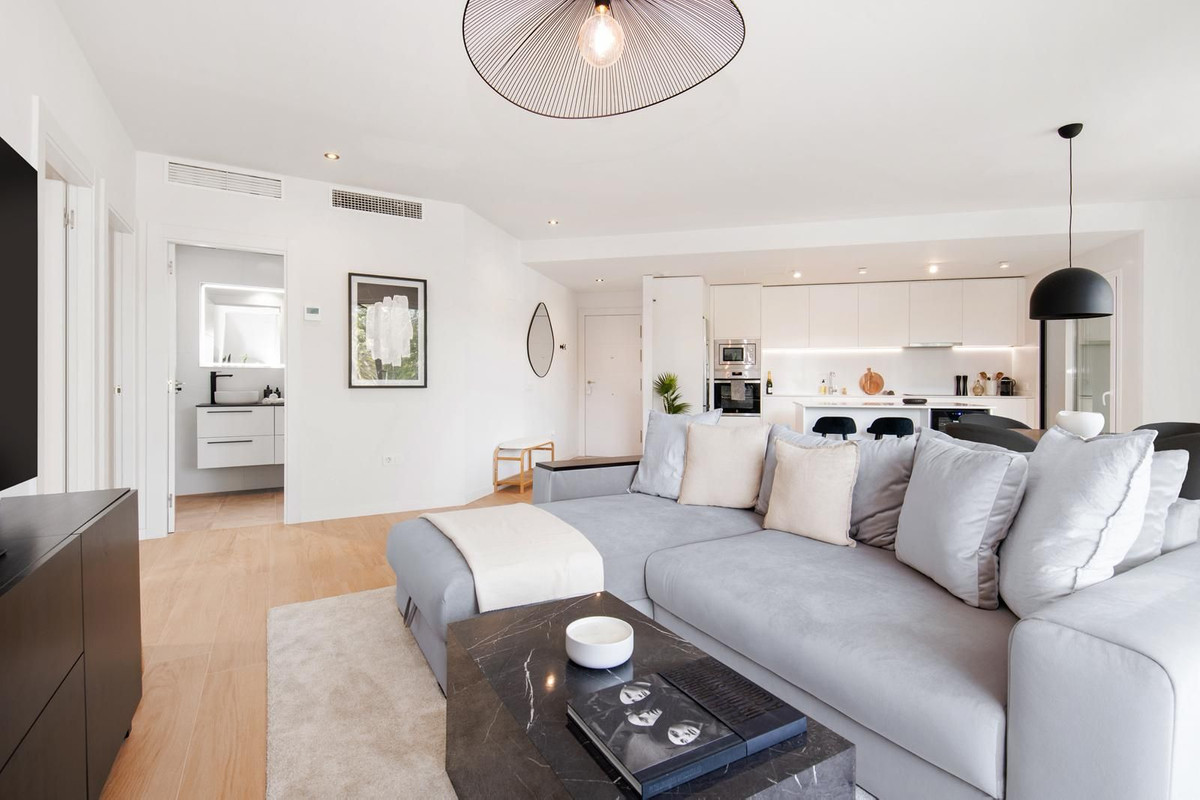 2 Bed Apartment for sale in La Campana Costa Del Sol, Málaga, Spain