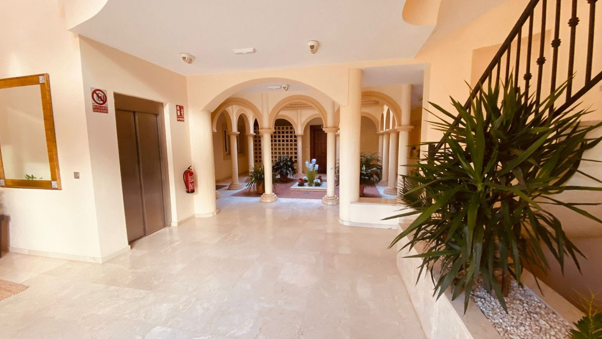 Se vende Apartamento Planta Baja de 3 dormitorios en Costa Del Sol, Cadiz, España