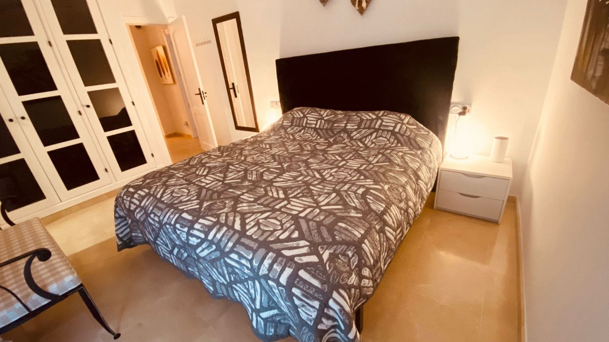 Se vende Apartamento Planta Baja de 3 dormitorios en Costa Del Sol, Cadiz, España