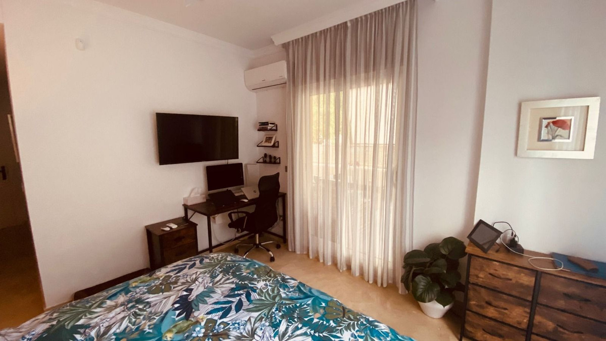 Se vende Apartamento Planta Baja de 3 dormitorios en Costa Del Sol, Cadiz, España
