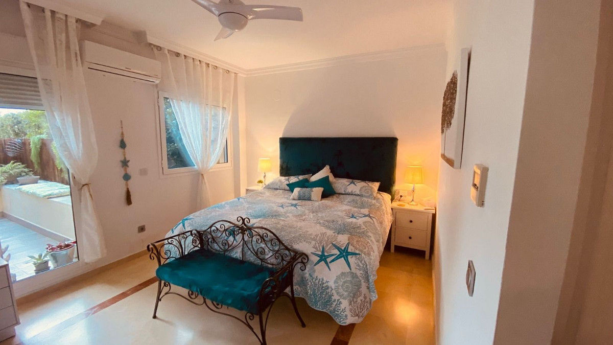 Se vende Apartamento Planta Baja de 3 dormitorios en Costa Del Sol, Cadiz, España